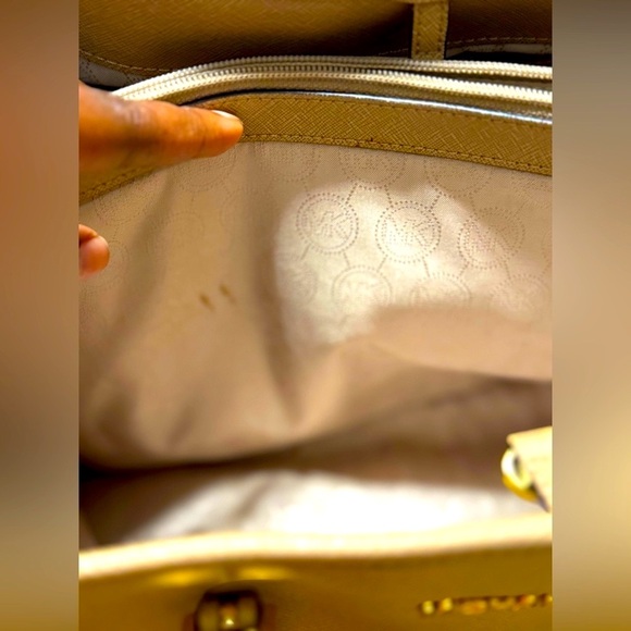 MICHAEL KORS Jet Set Large Saffiano Leather Tote Bag, EUC - Picture 7 of 15